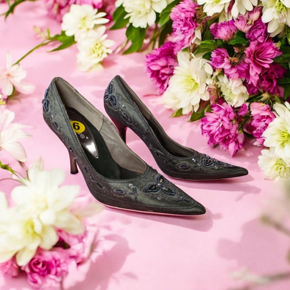Black and Gray Stiletto Heels with Classic Silhouette